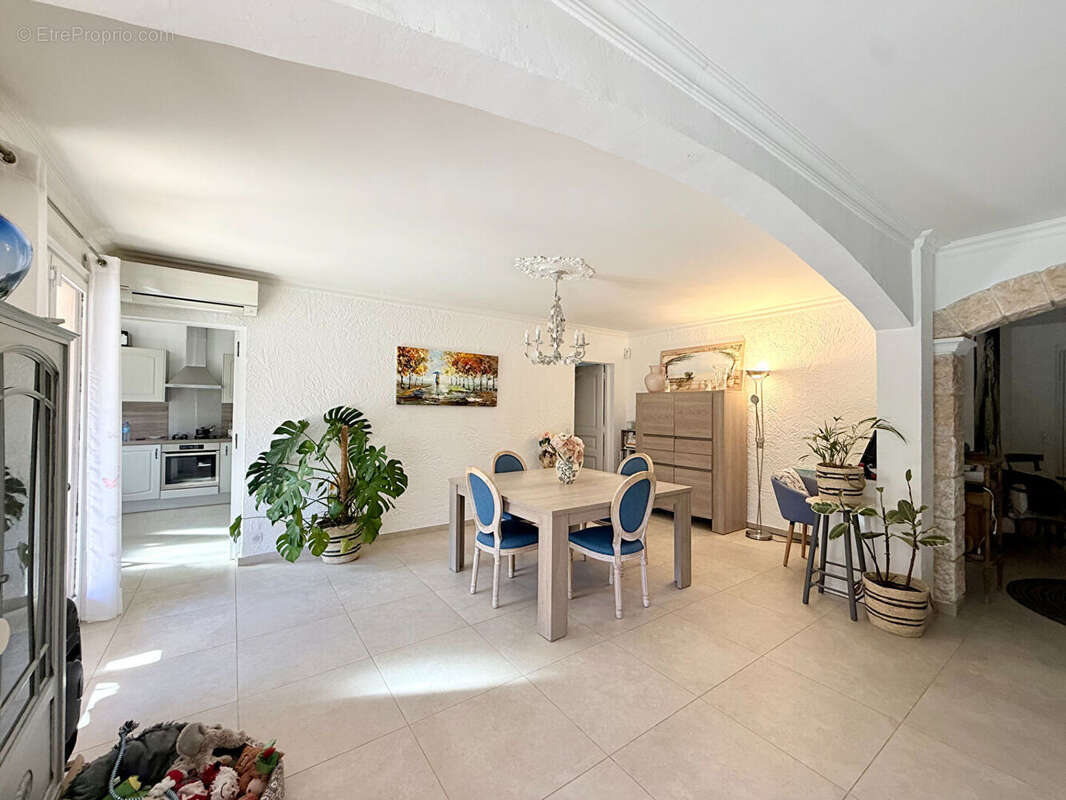 Maison à MOUGINS
