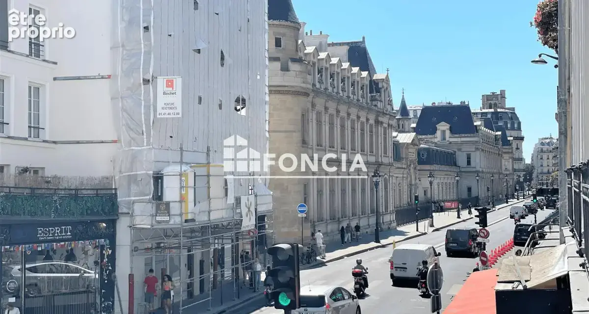 Paris iii – rue saint martin – appartement a renover traversant et lumineux - photo 6