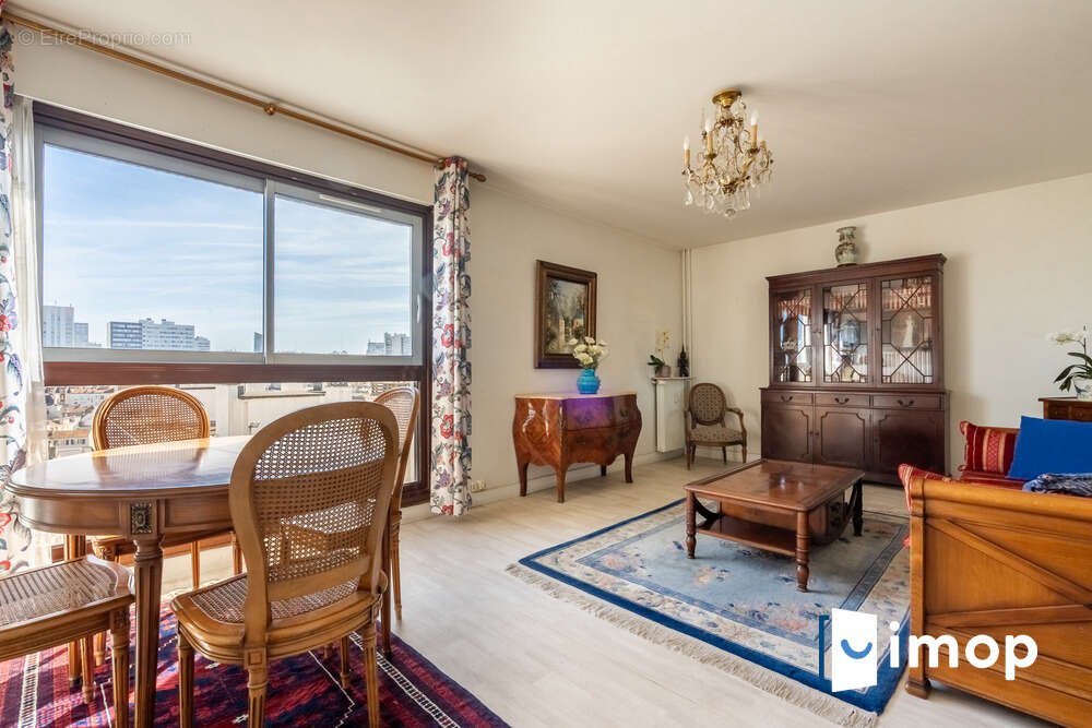 Appartement à PARIS-19E