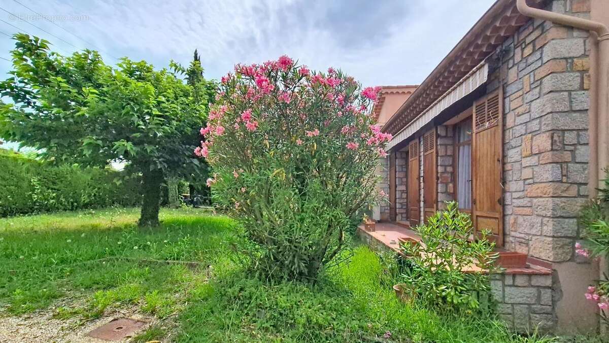 Maison à MOUGINS
