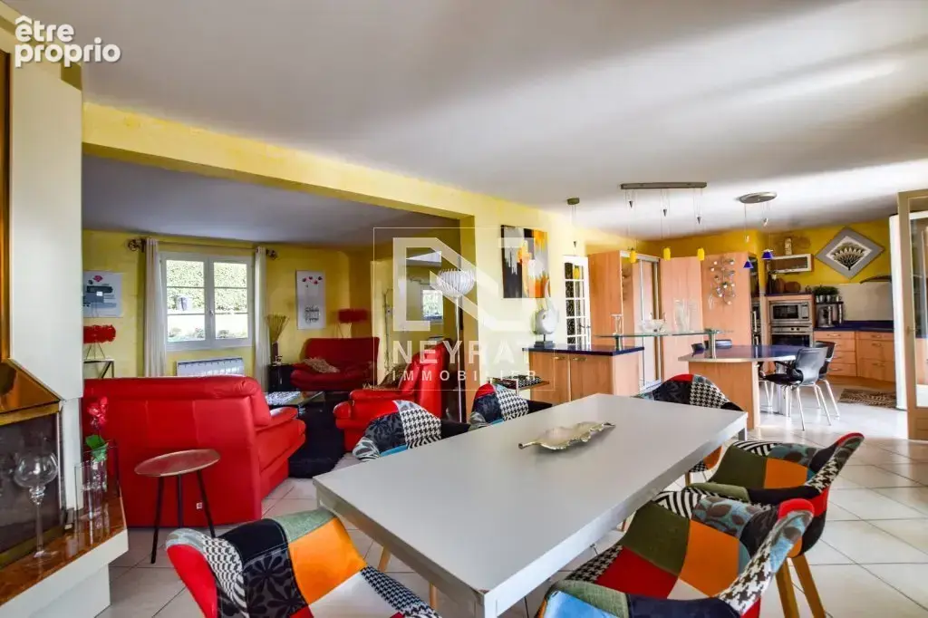 Maison 8 pièces 243 m² à vendre à Givry (71640) - photo 8