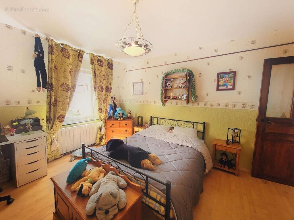 Maison à AVESNES-SUR-HELPE