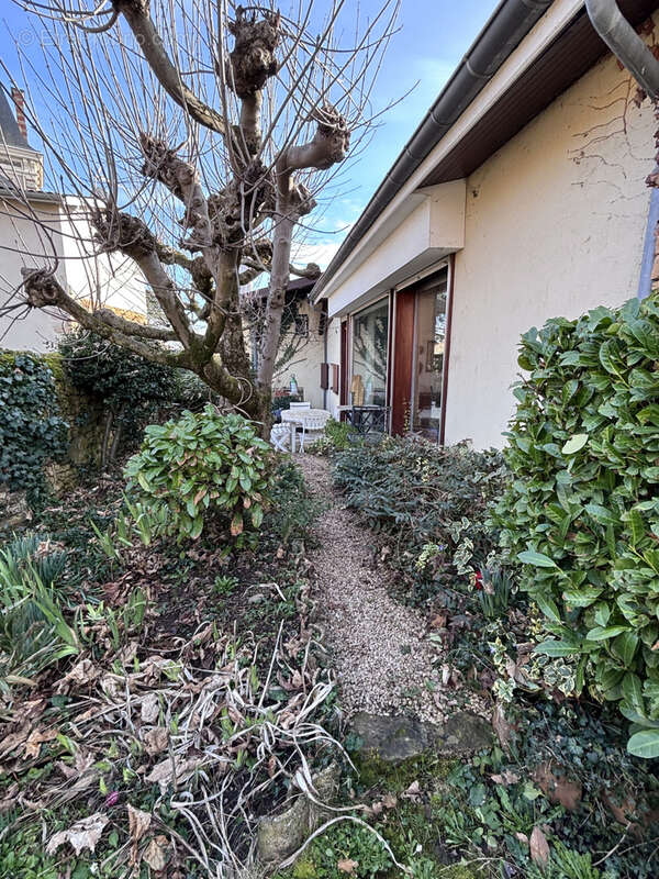 Maison à SAINT-CYR-AU-MONT-D'OR