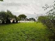 Terrain à AMBARES-ET-LAGRAVE