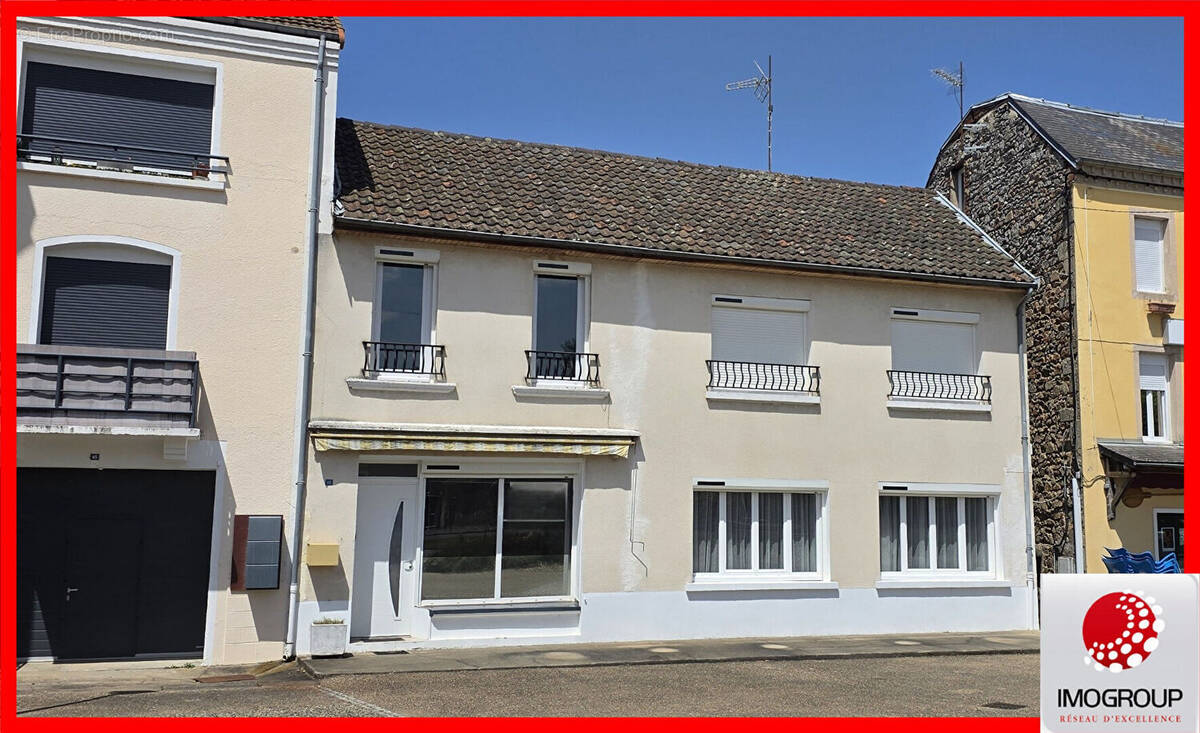 Maison à LE MAYET-DE-MONTAGNE