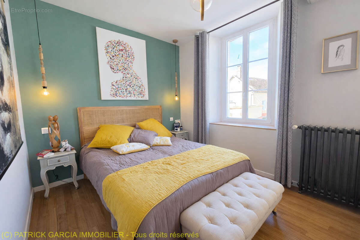 Maison à MONT-SAINT-SULPICE