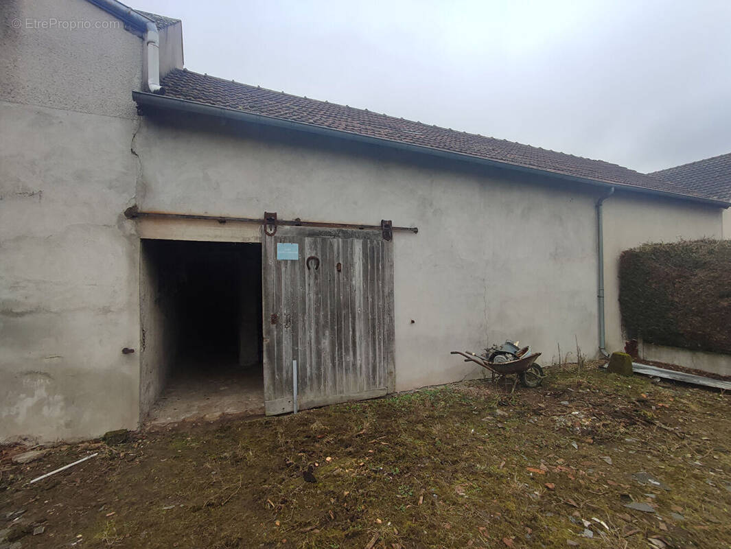 Maison à SAINT-JEAN-DE-BRAYE