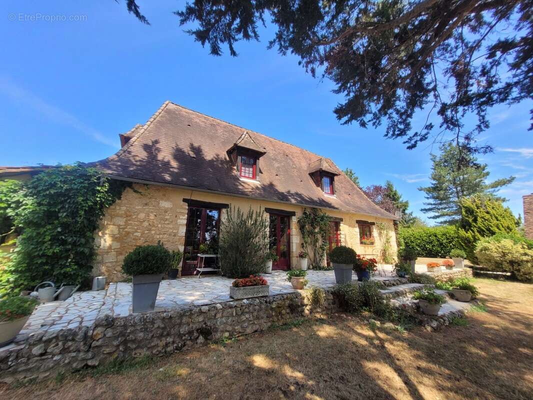 Propriete à vendre 15 pièces LA DOUZE (24) - photo 2