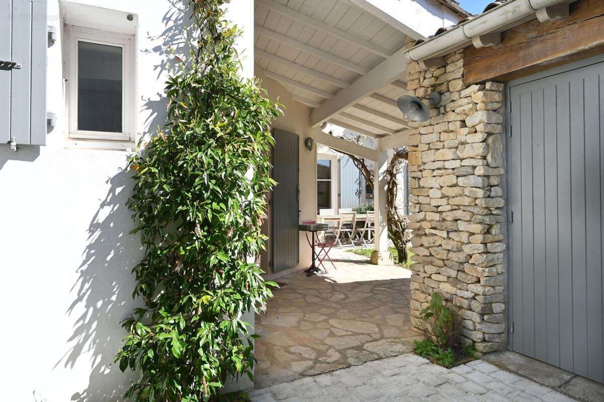 Maison à LES PORTES-EN-RE