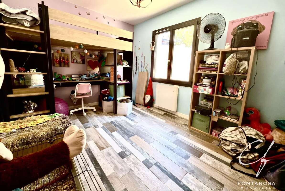 Maison à PUGET-SUR-ARGENS