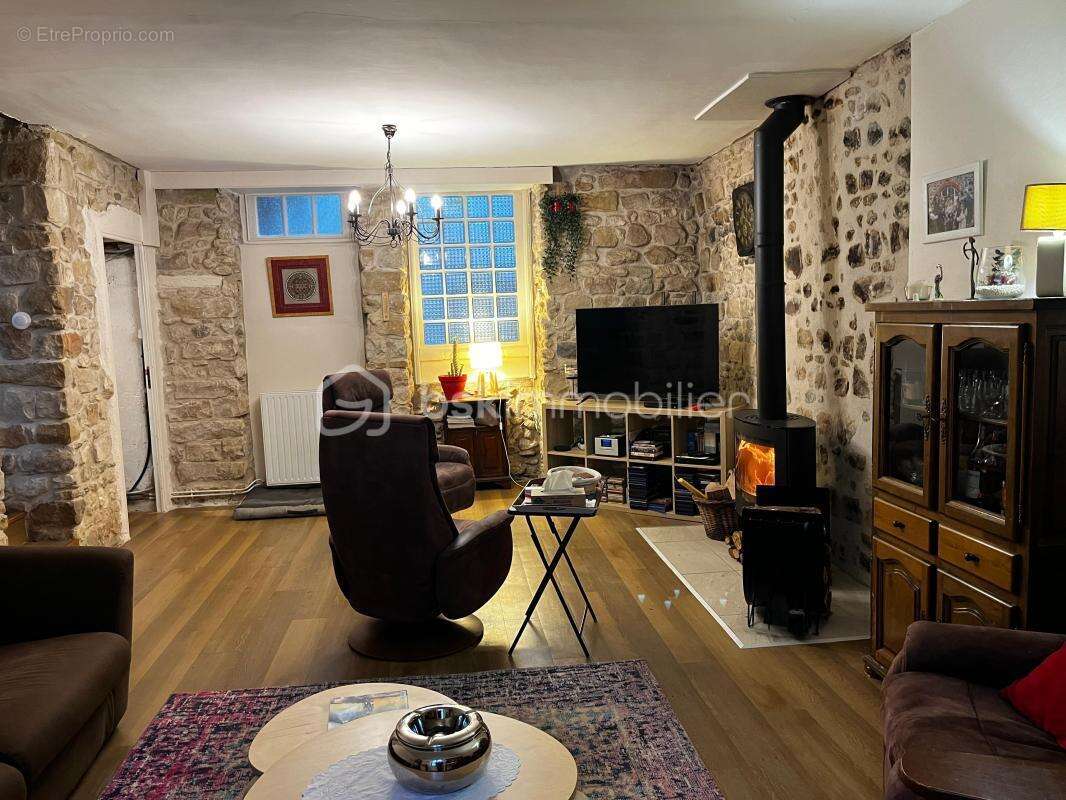 Maison à ONCY-SUR-ECOLE