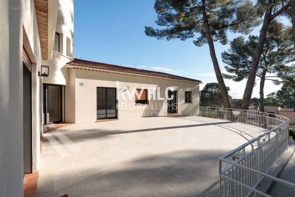 Maison à LE CANNET