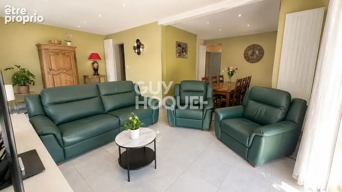 Charbonnières Les Vieilles - Maison de 193m² - photo 4