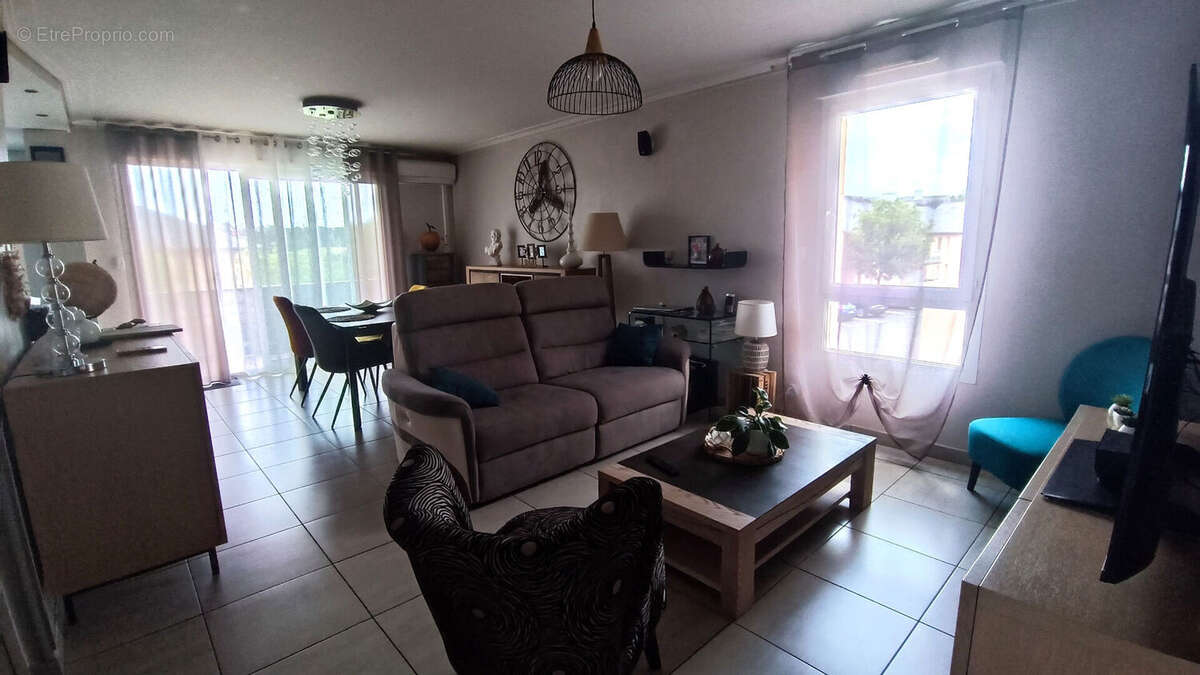 Appartement à ONET-LE-CHATEAU