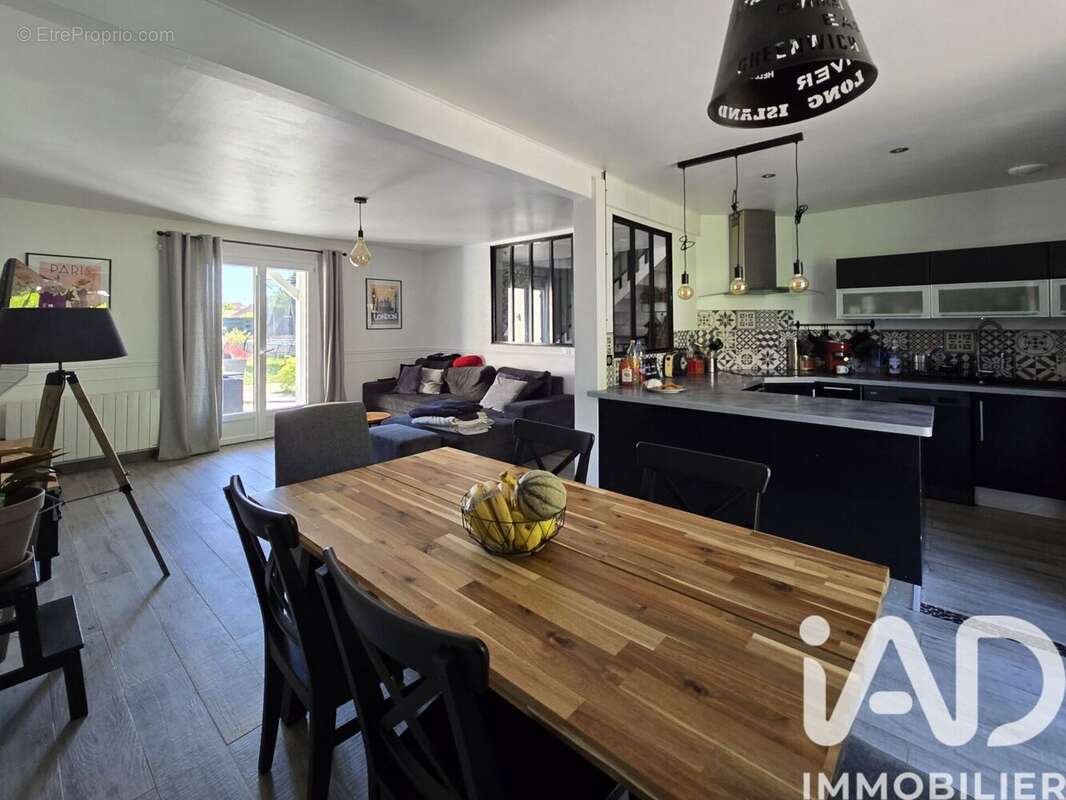 Photo 3 - Maison à CHAUCONIN-NEUFMONTIERS