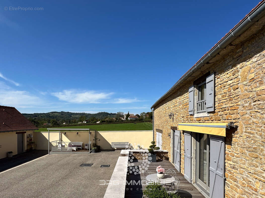 Maison à SAINT-MARCELIN-DE-CRAY