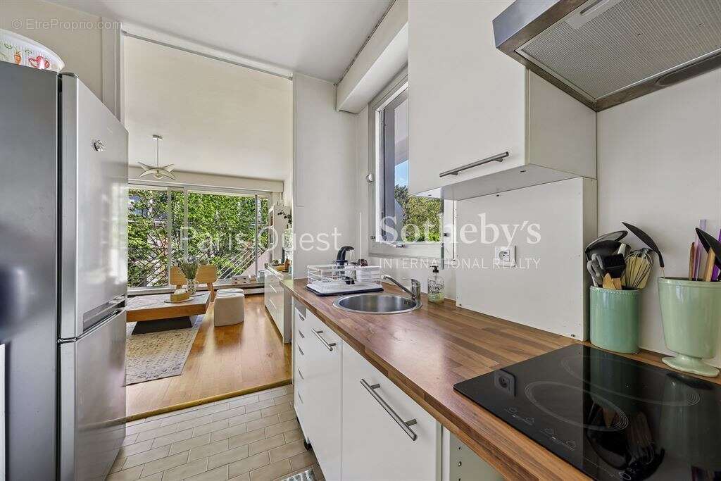 Appartement à NEUILLY-SUR-SEINE