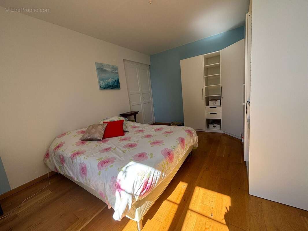 Maison à DUN-SUR-AURON