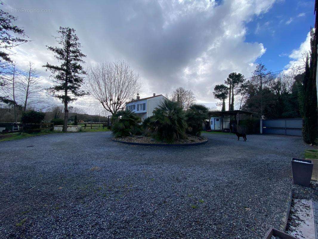 Maison à LES MATHES