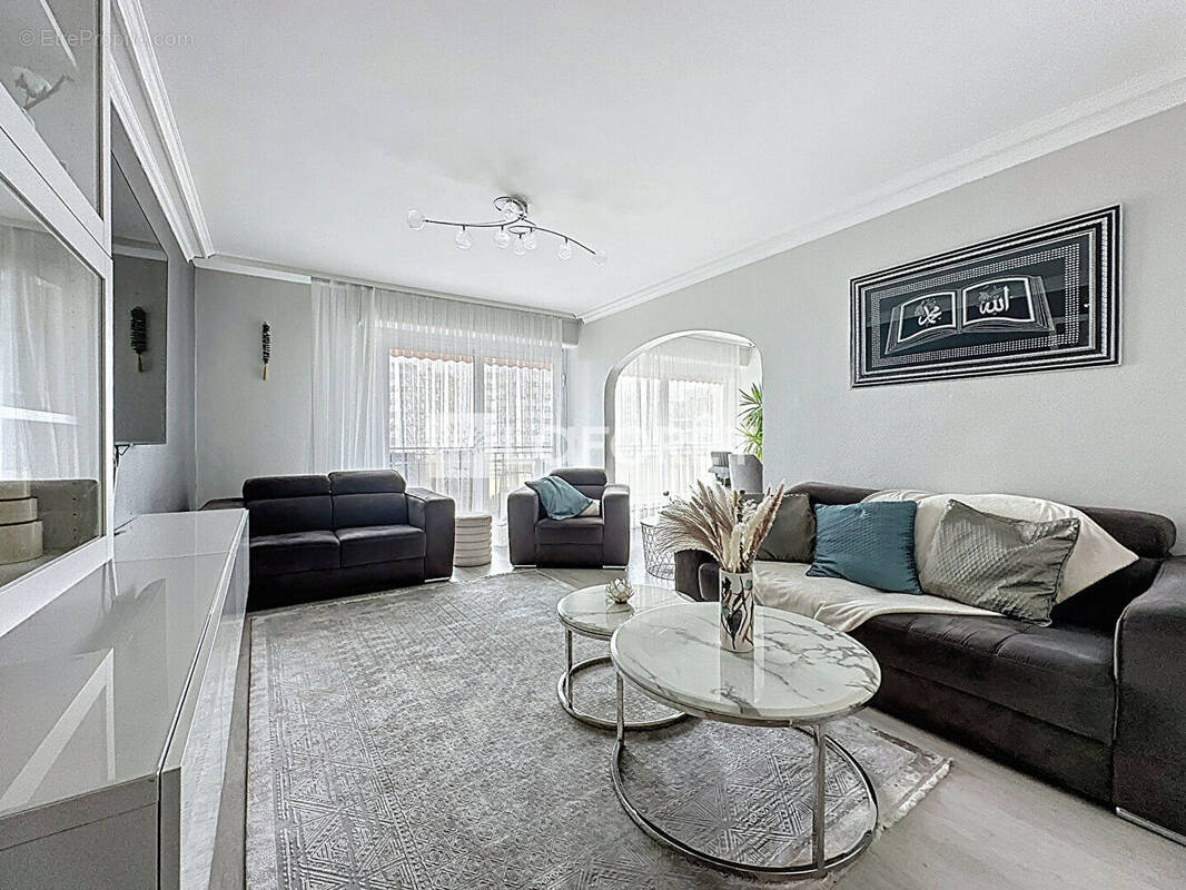 Appartement à RILLIEUX-LA-PAPE