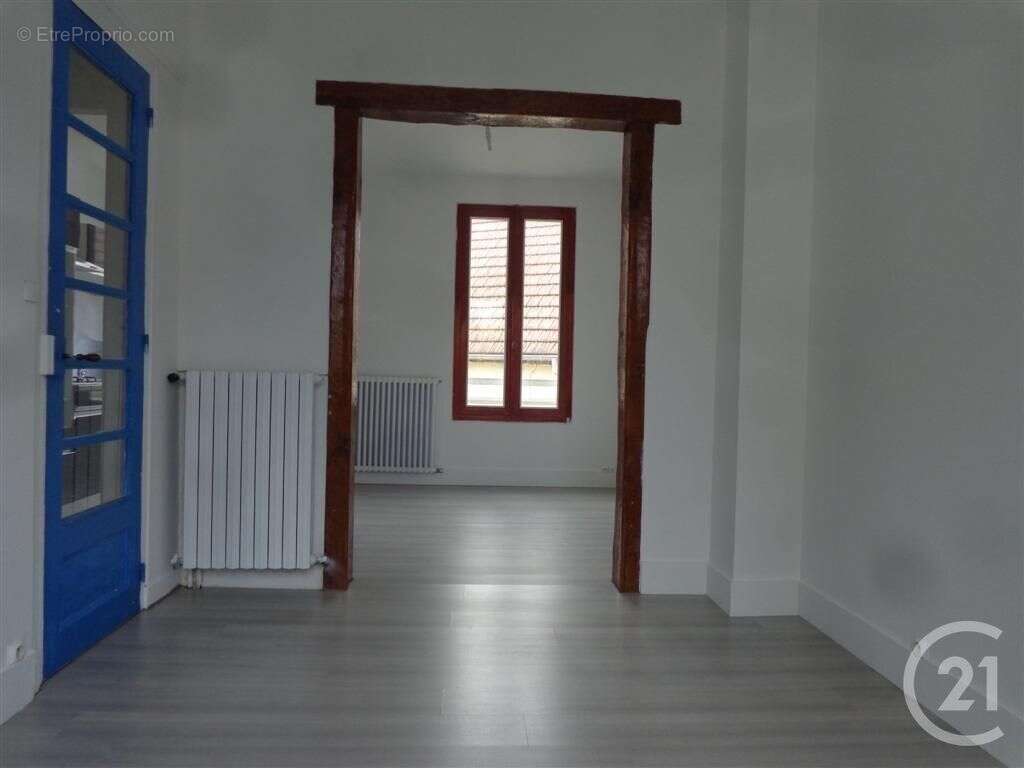 Maison à PONT-SUR-YONNE