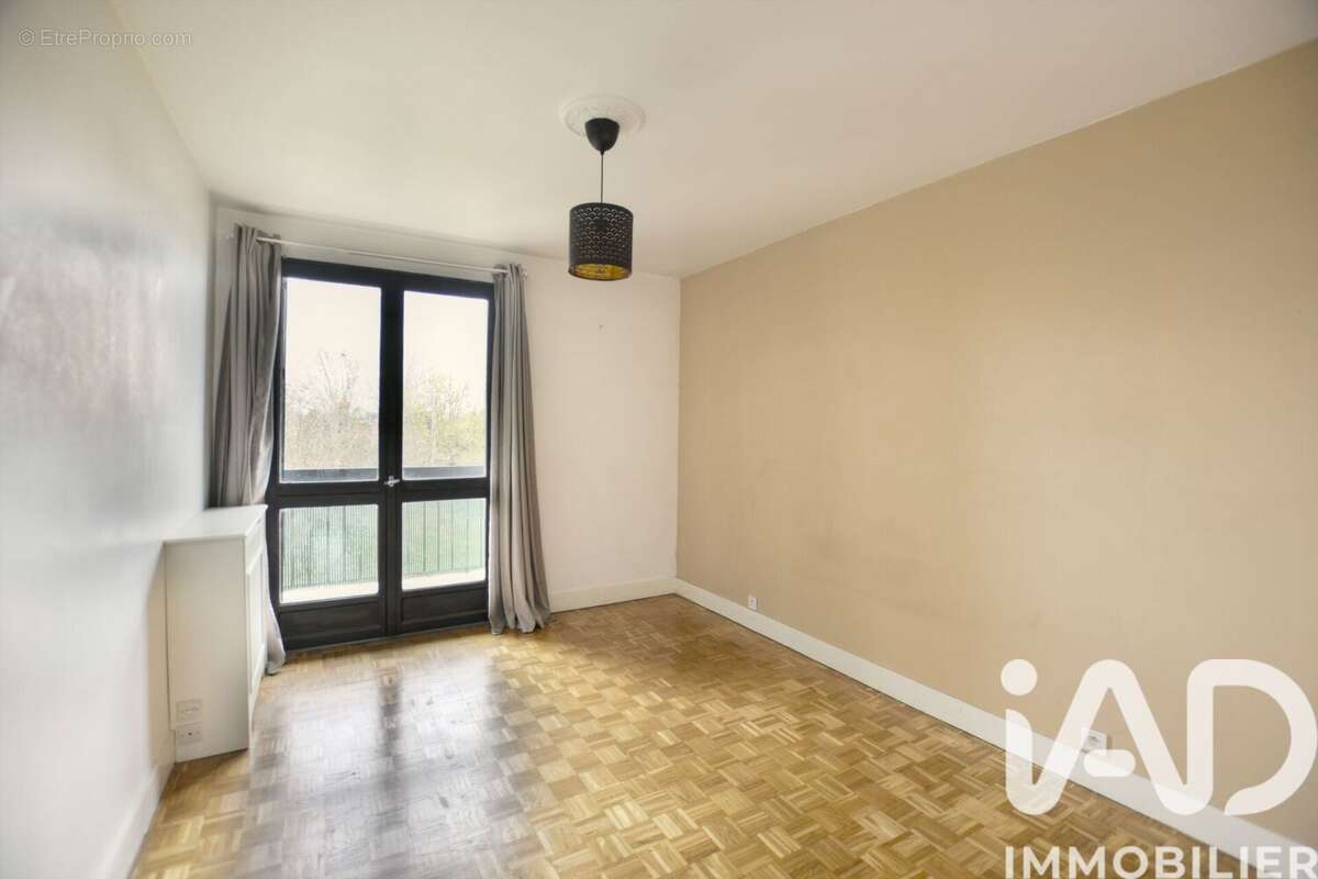 Photo 8 - Appartement à SAINTE-GENEVIEVE-DES-BOIS