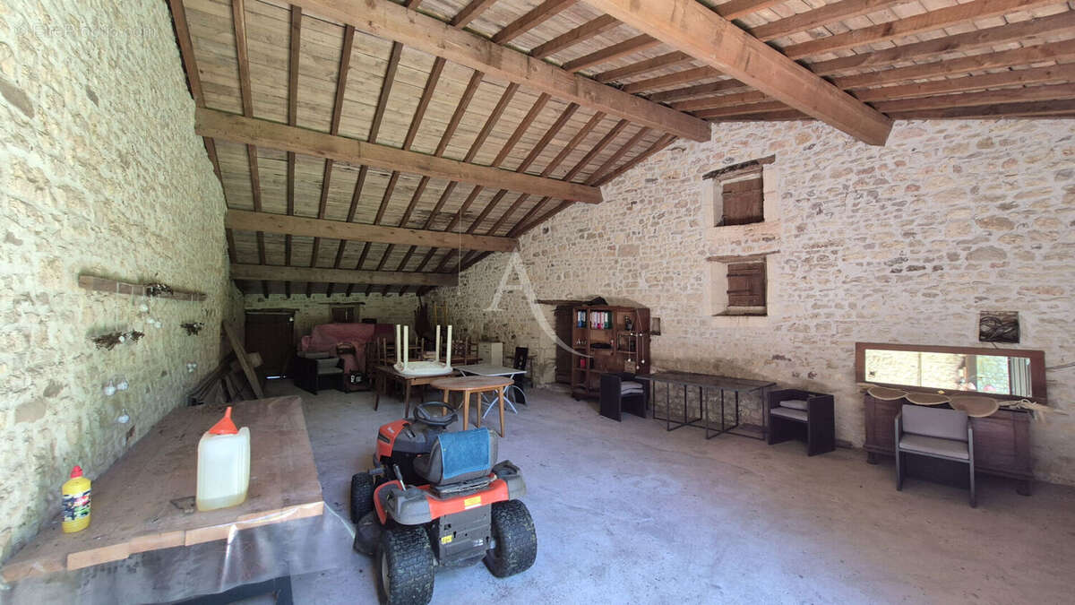 Maison à SAINT-HILAIRE-DE-VILLEFRANCHE