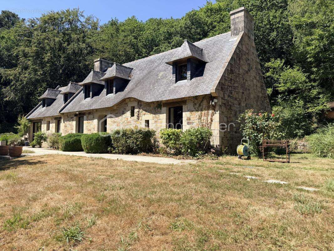 EXCLUSIVITE- NOUVEAUTE-Demeure de charme en pierre au cœur d'un domaine d'exception de 6 hectares! - photo 2