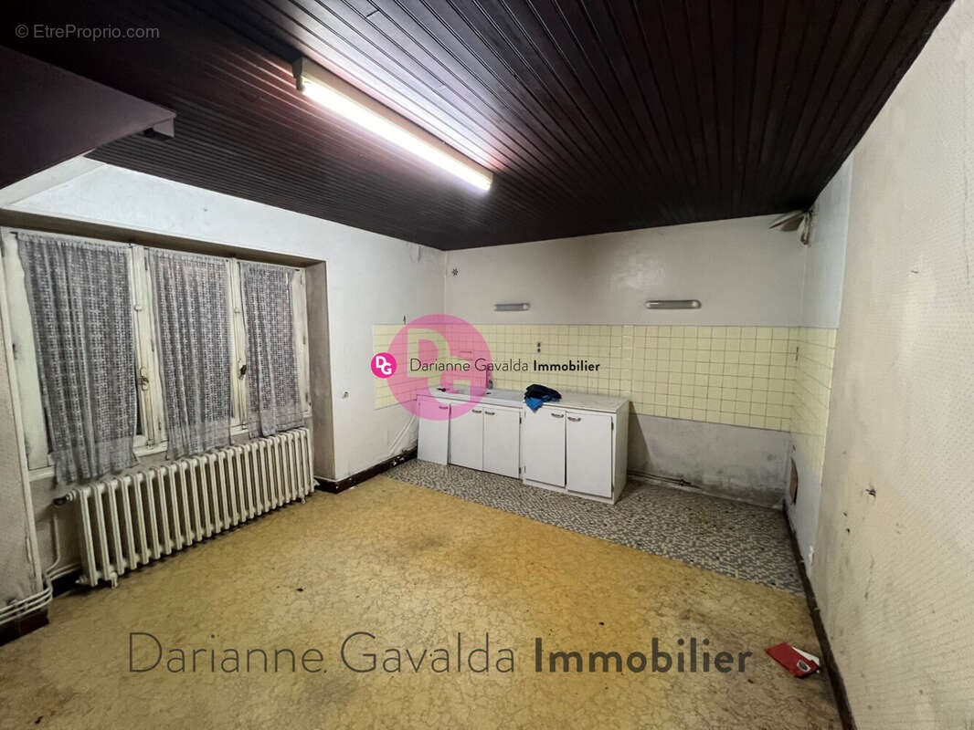 Maison 100 m² à Decazeville  - photo 3