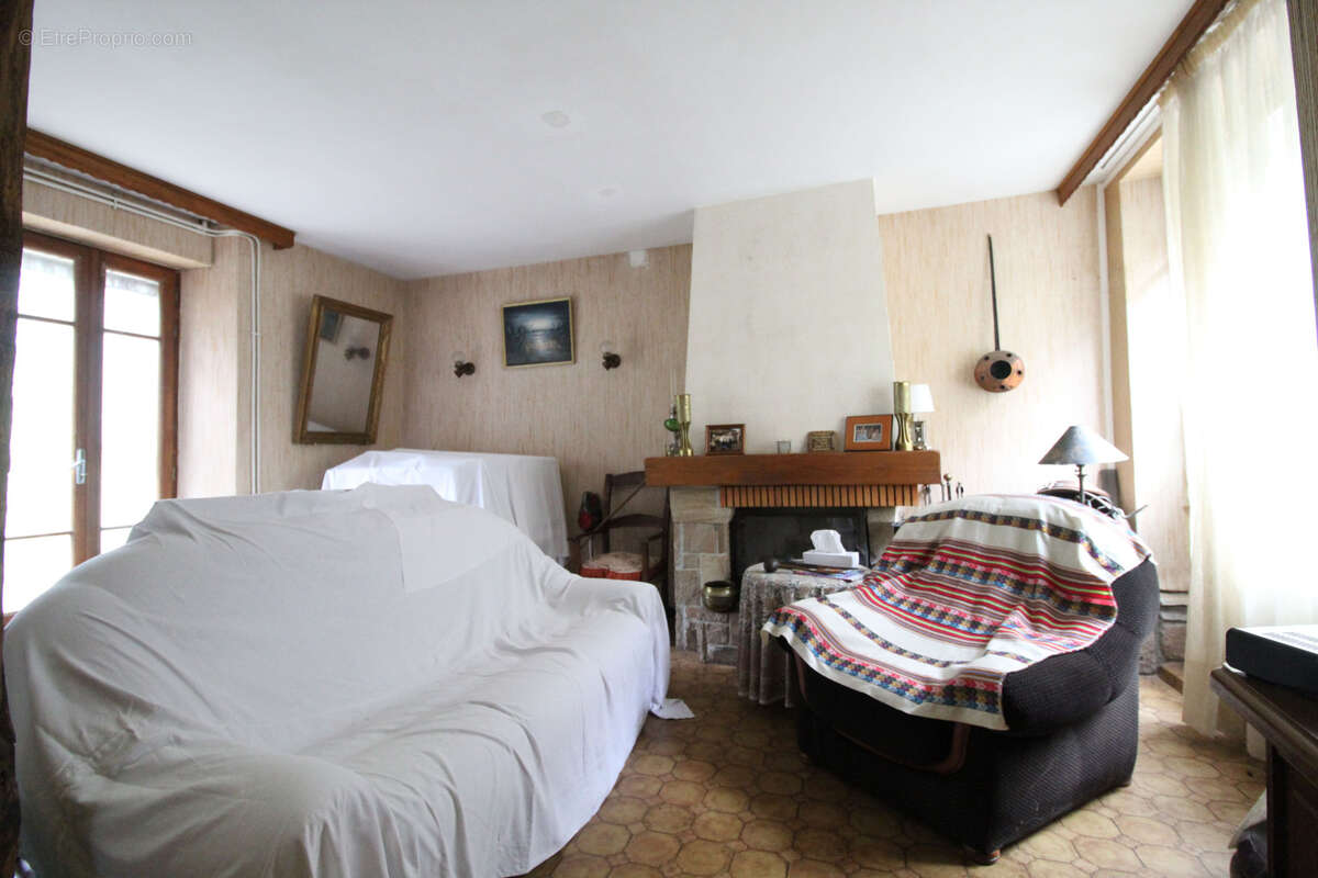 Maison à SAINT-SERNIN-SUR-RANCE