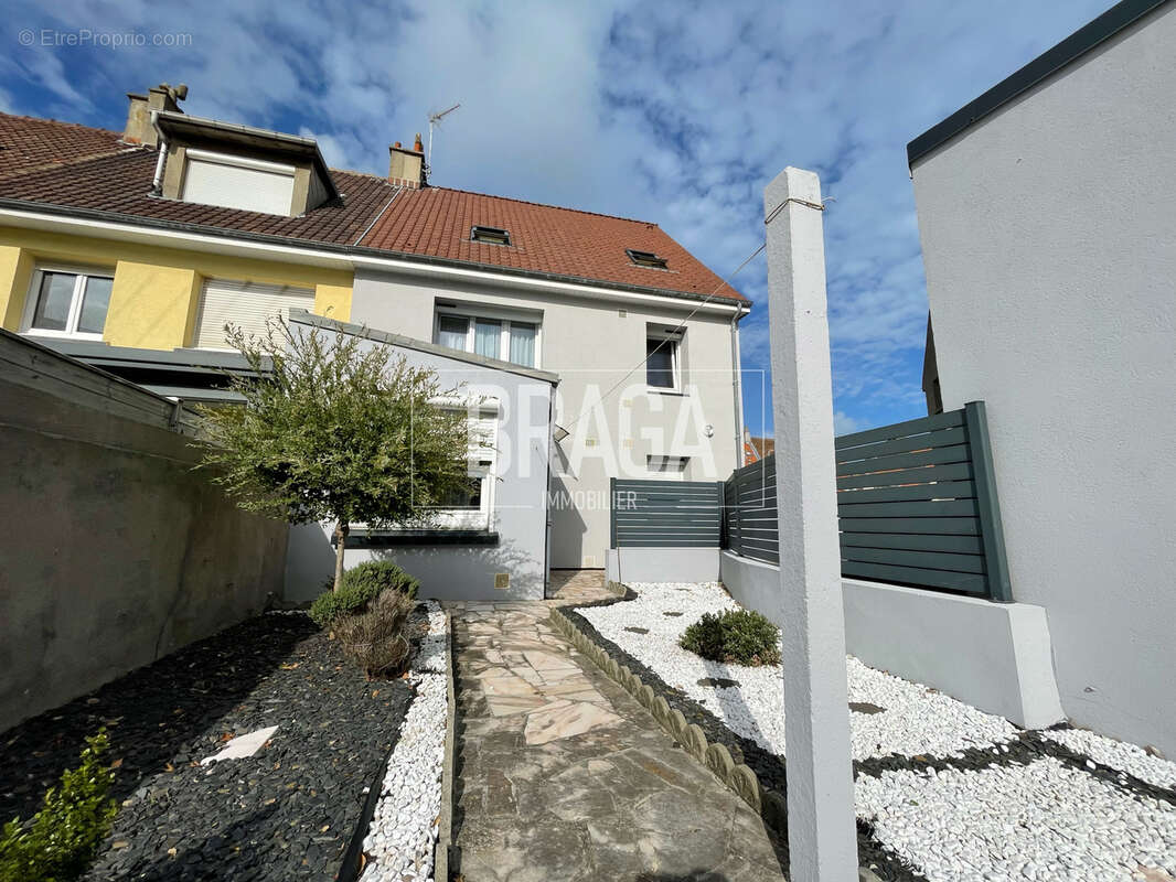 Le portel centre maison familiale a vendre 150m2 4 chambres jardin 5 garages - photo 2