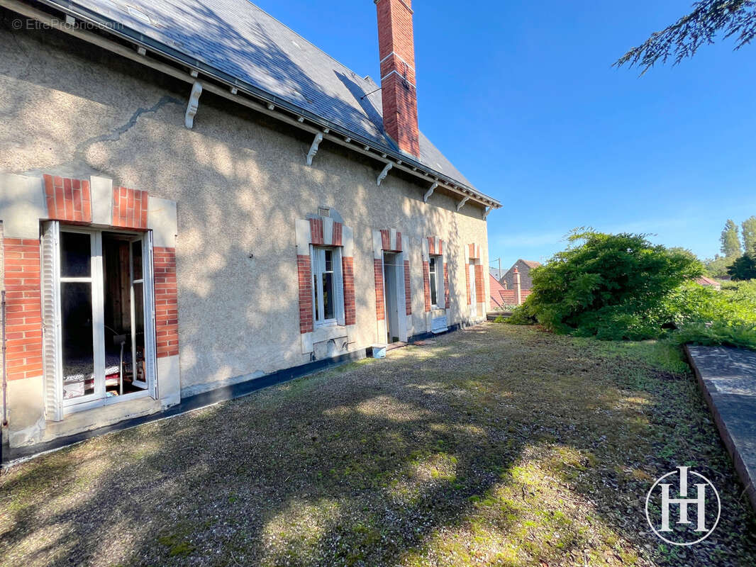 Maison à SAINT-AMAND-MONTROND