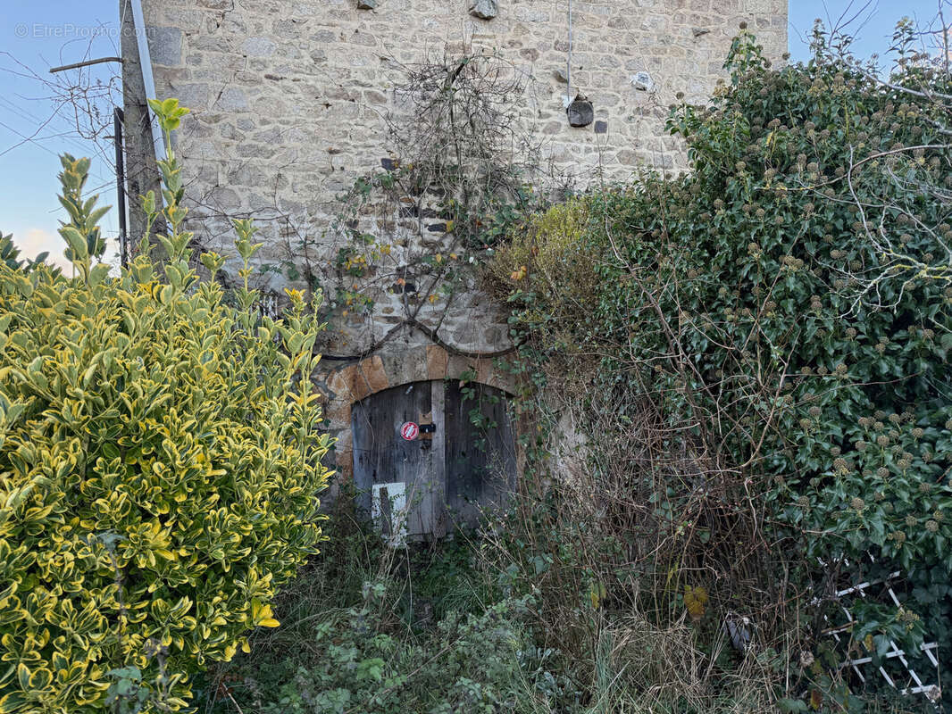 Maison à BUSSIERES