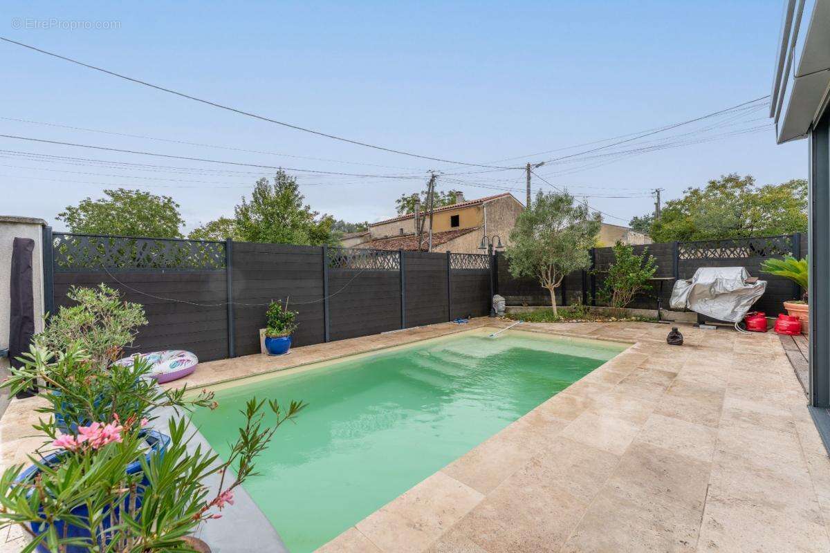 Maison à BRIZAMBOURG