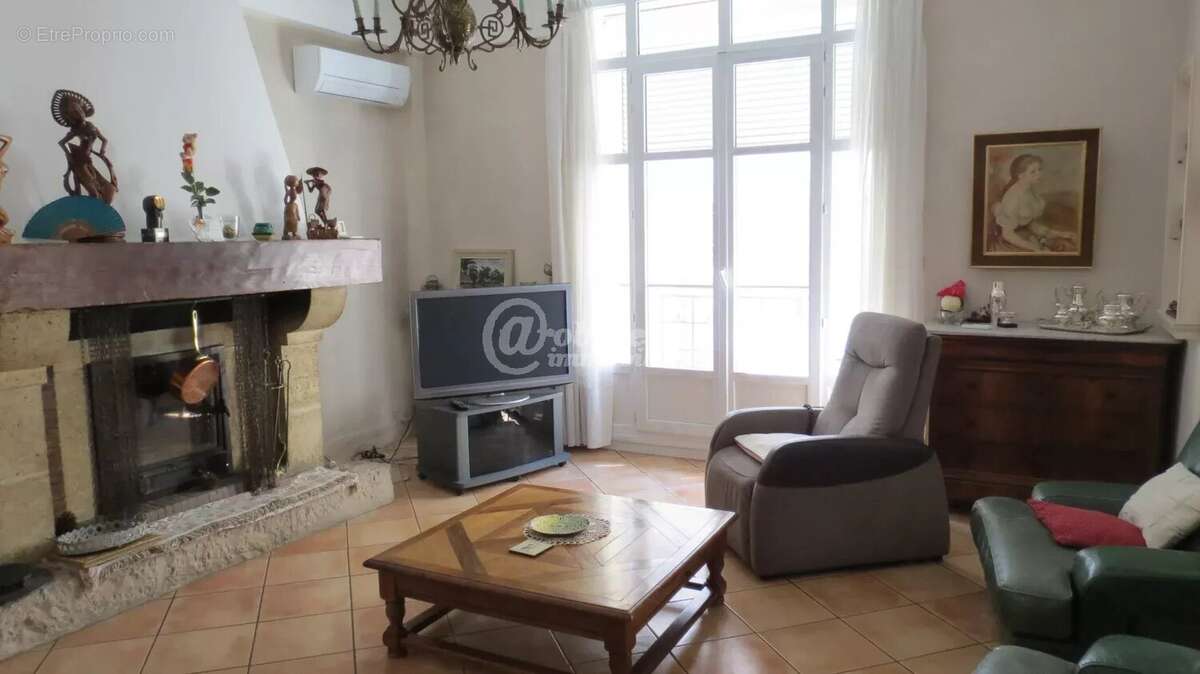 Appartement à MARSEILLE-5E
