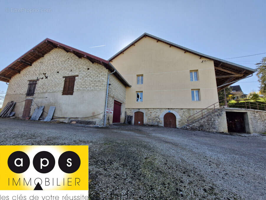 Maison à VILLENEUVE-D&#039;AVAL