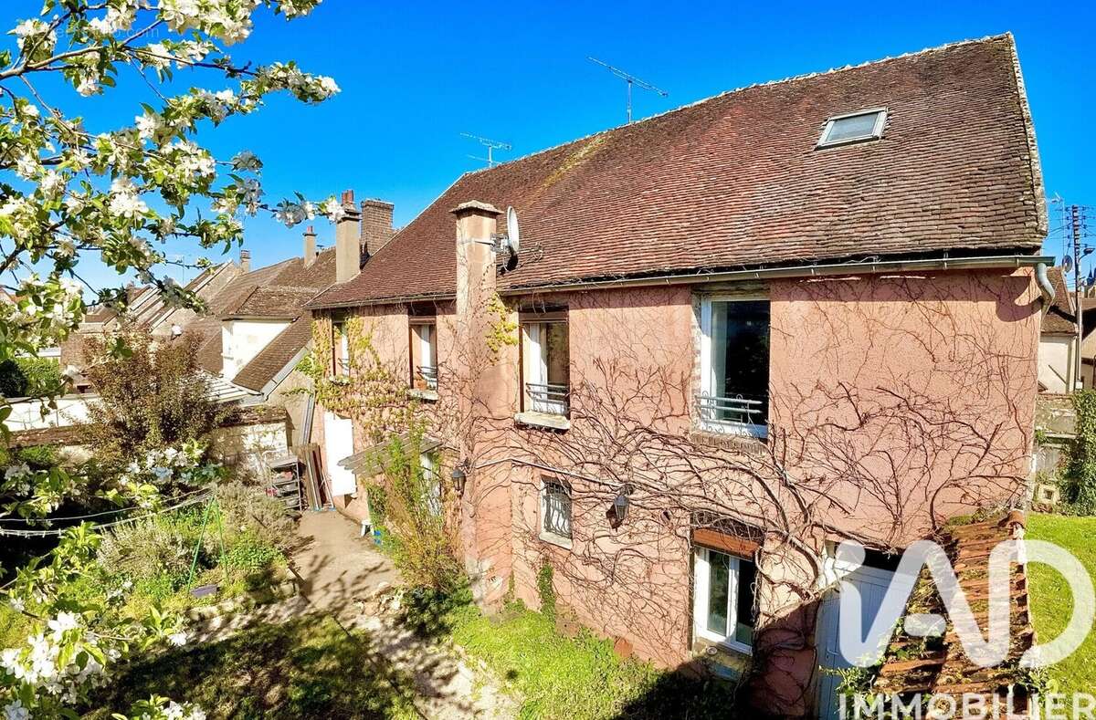 Photo 3 - Maison à VILLENEUVE-L'ARCHEVEQUE