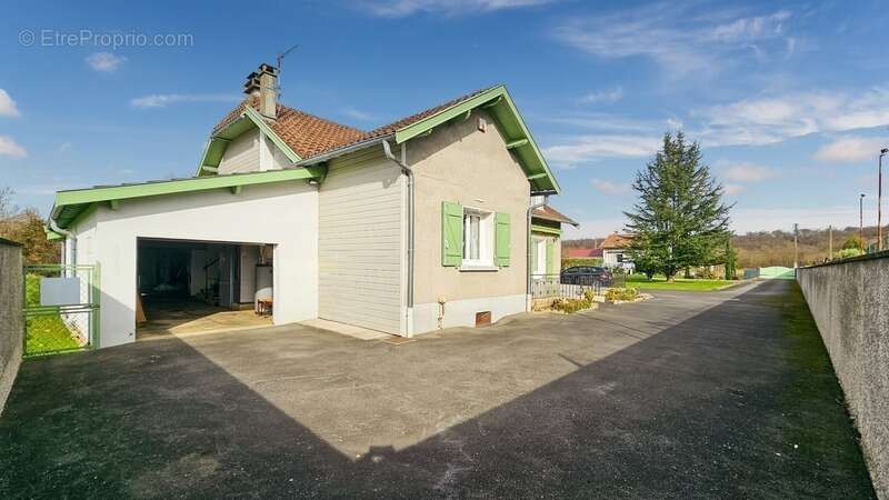 Maison à vendre 6 pièces avec grand garage et parc arboré AUREILHAN (65) - photo 6