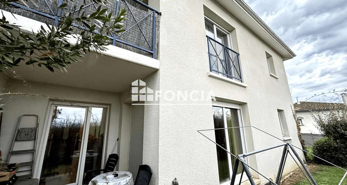 Appartement à PUJOLS