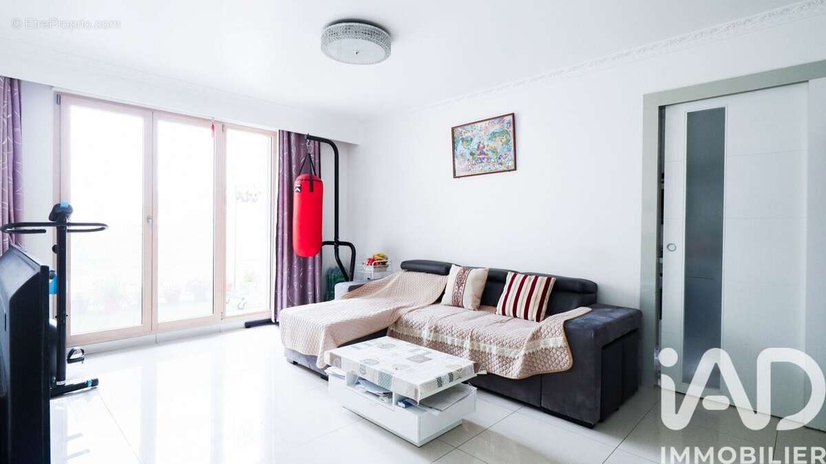 Photo 2 - Appartement à AUBERVILLIERS