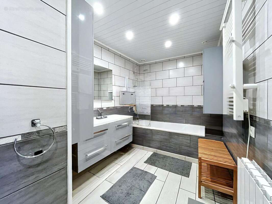 Maison 180 m² à Montbrun-Bocage  - photo 3