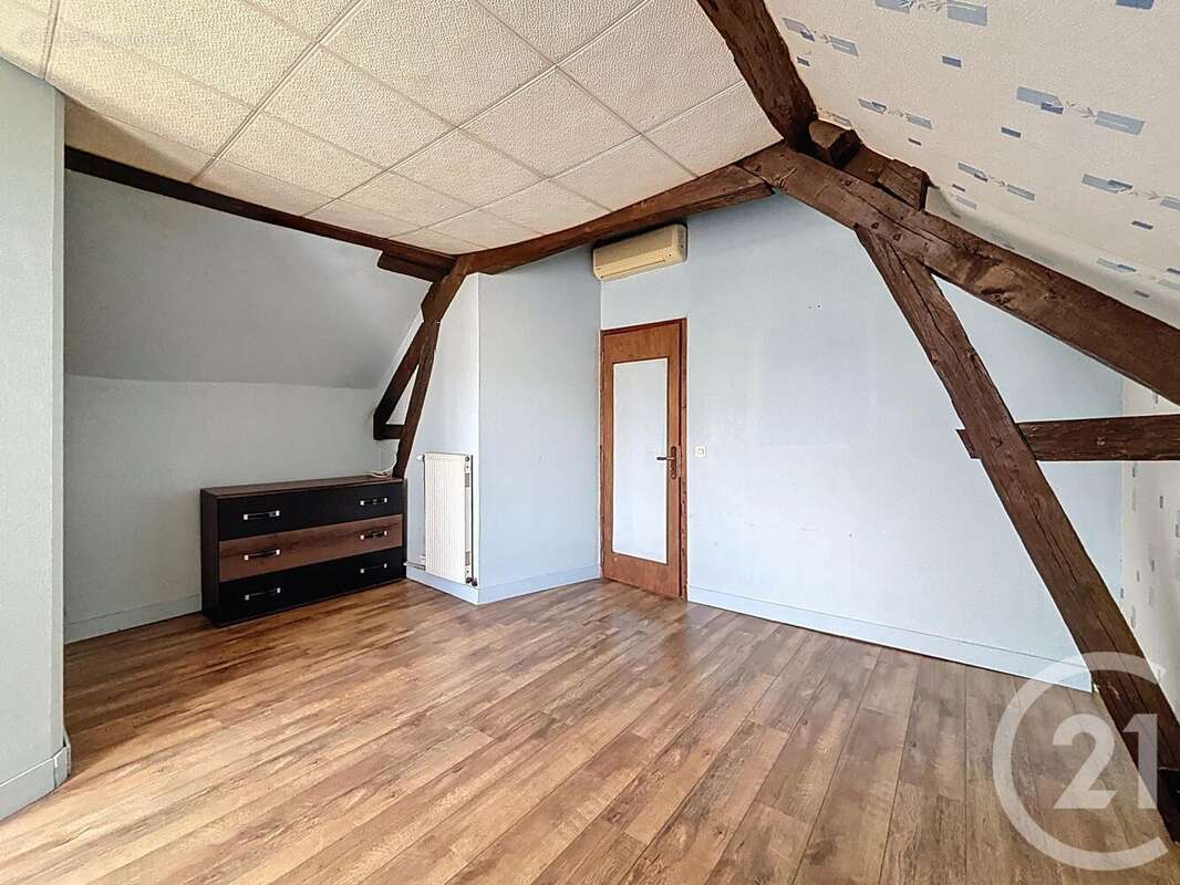 Maison à MONTACHER-VILLEGARDIN