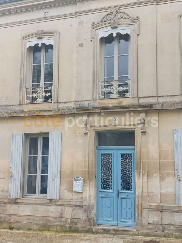 Maison à CORME-ROYAL