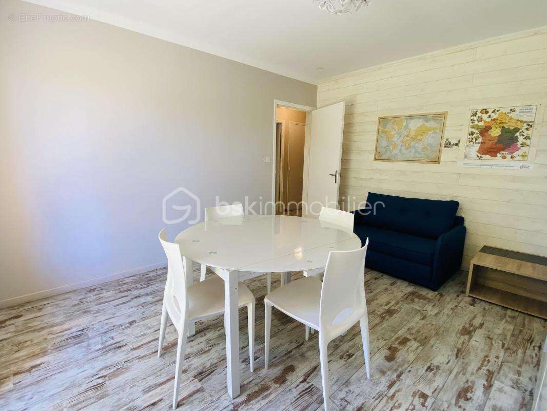 Appartement à SAINT-CYR-SUR-MER