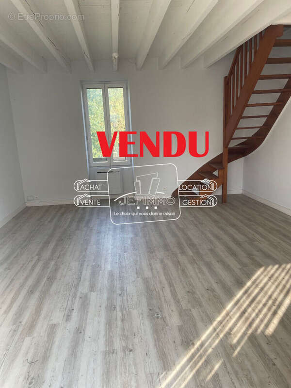 Appartement à JOUE-SUR-ERDRE