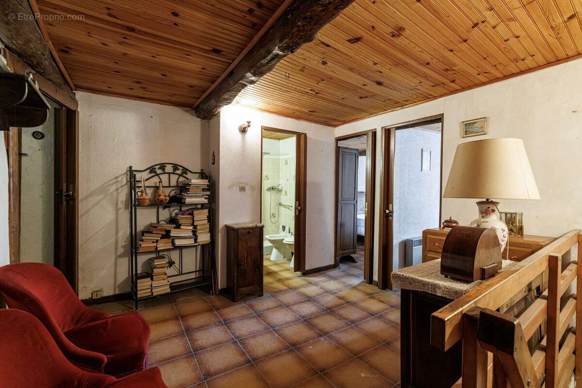 Maison à L'ESCARENE