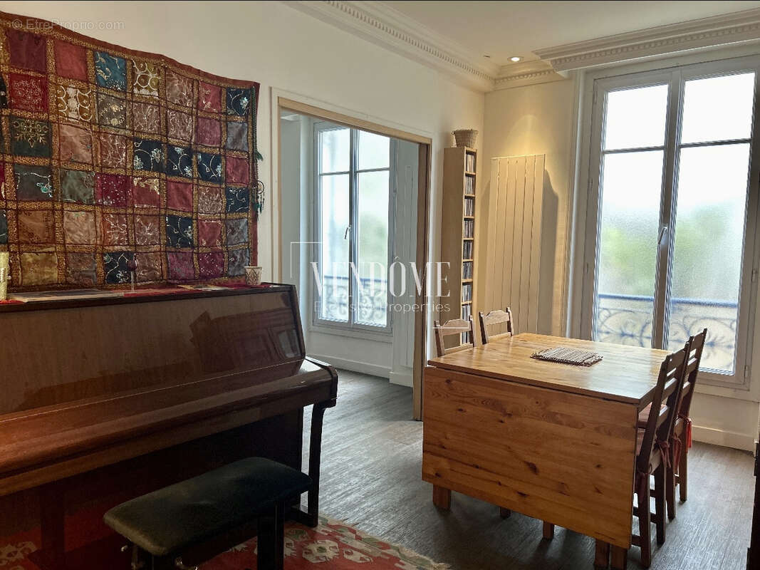 Appartement à CHARENTON-LE-PONT