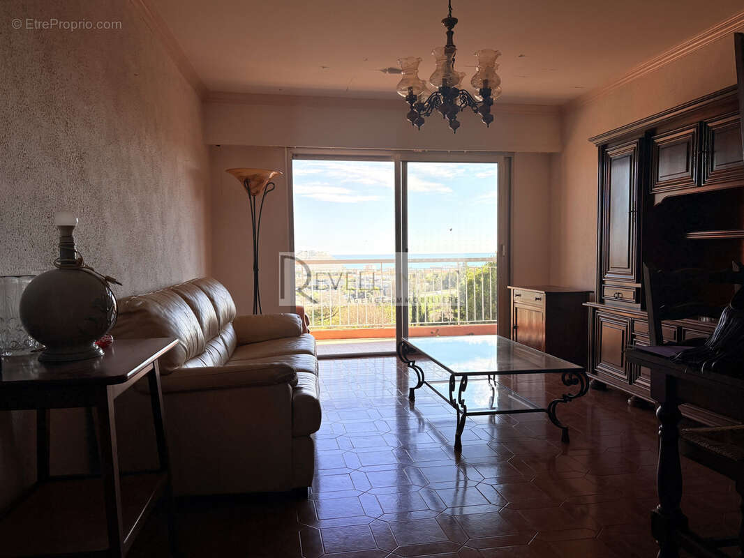 Appartement à VILLENEUVE-LOUBET