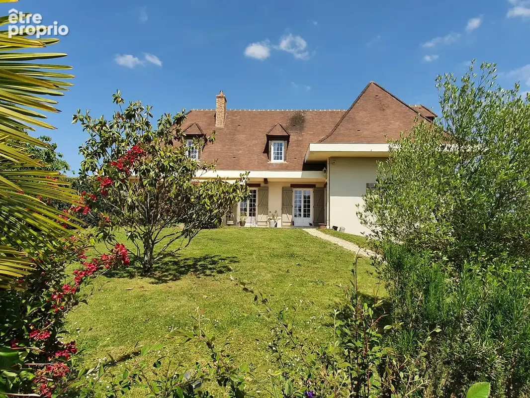 Photo Maison à Levet au prix de 335 800€