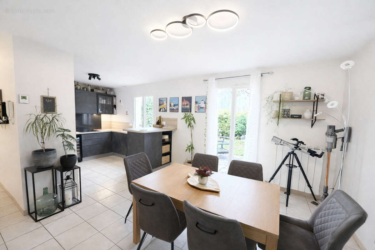 Maison à OZOIR-LA-FERRIERE